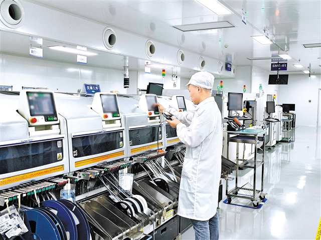 AI工友 在設(shè)備“喊疼”之前，先打報(bào)告